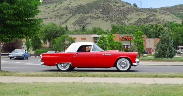 Red buggy at Golden Classic Car Cruise